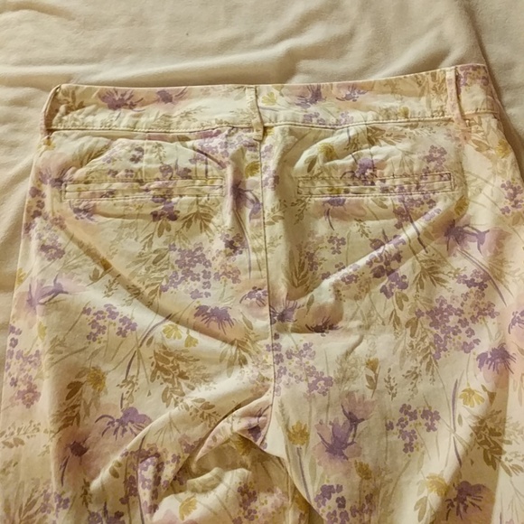 Floral Pixie Pants - Picture 4 of 5